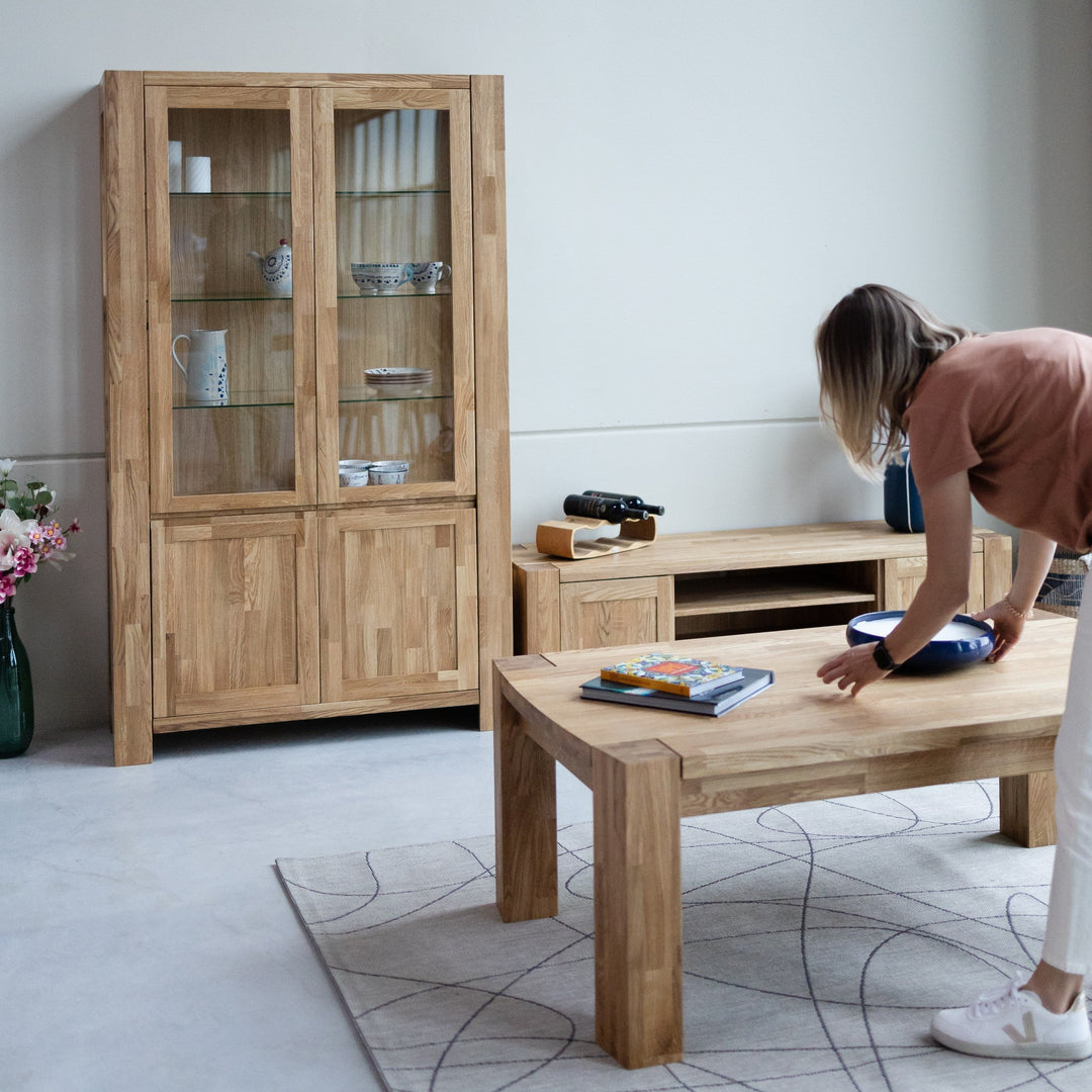 Come posizionare le stoviglie nella vetrina