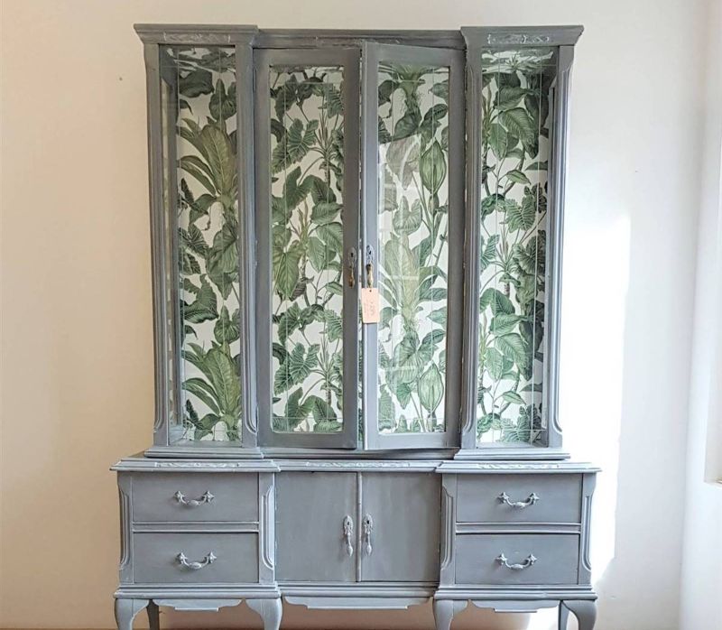 Come coprire il vetro di una vetrina