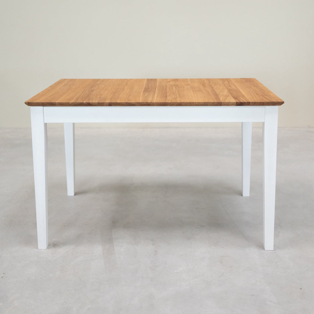 tavoli bianchi in legno