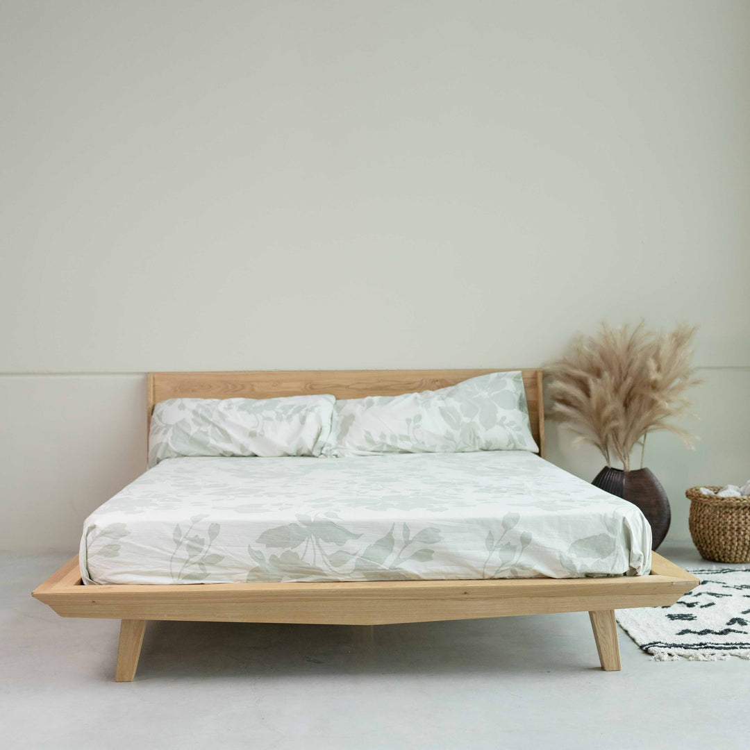 Letto matrimoniale in rovere massiccio MALMO | VESKOR