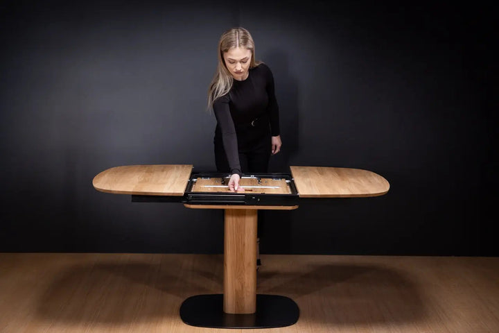 Tavolo da pranzo allungabile in legno massiccio LUNA | KARPIS