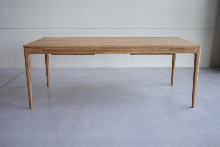 VESKOR tavolo in legno massiccio di quercia Bergamo arredamento moderno nordico