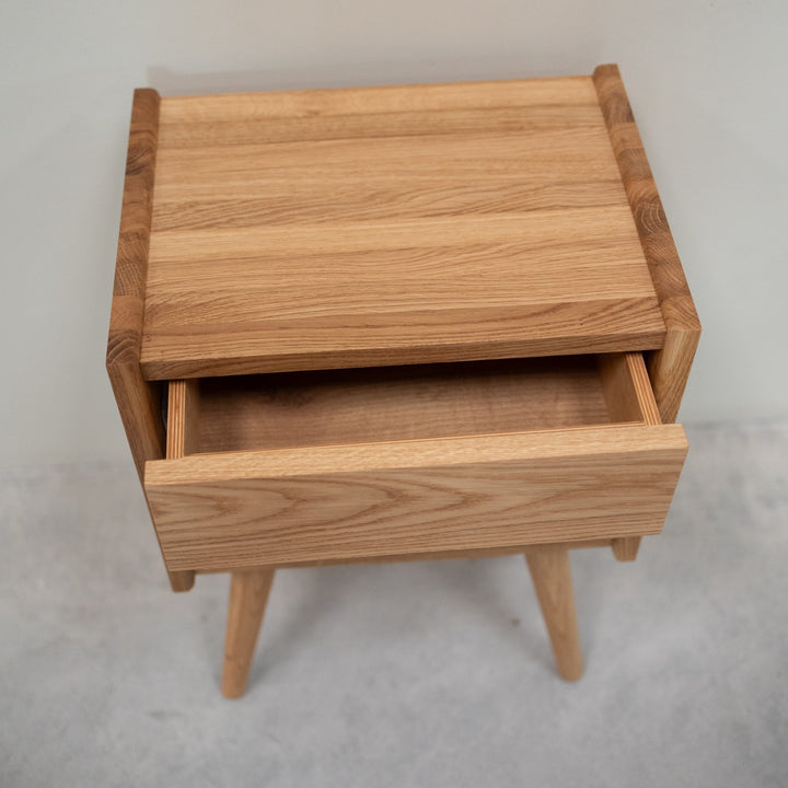 Comodino in legno massiccio VESKOR Oak MALMO