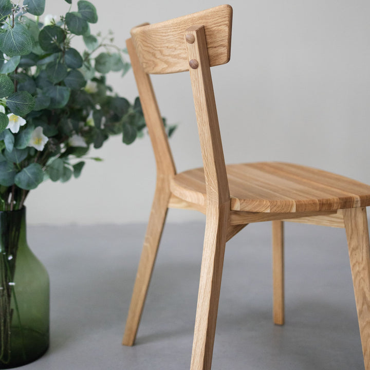 VESKOR Confezione di sedie da pranzo in rovere massiccio della collezione Victoria Mobili nordici dal design moderno Mobel.Store