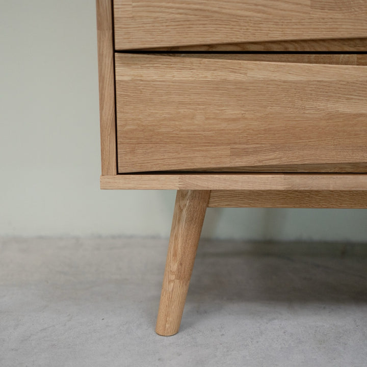 VESKOR Vetrina in legno massiccio di rovere sostenibile MALMO 1