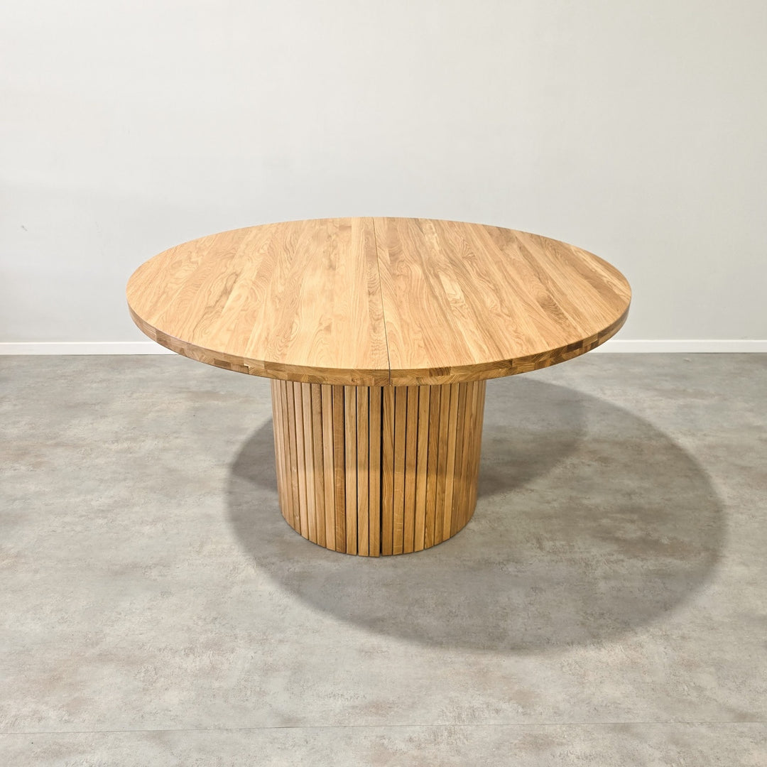VESKOR Tavolo da pranzo rotondo allungabile in rovere massiccio ROMA 135-235 x 135 x 75 cm.