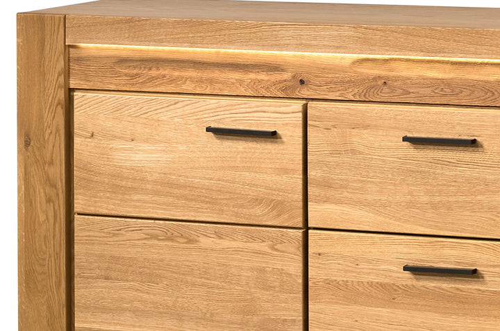 Cassettiera VELVET 47 in rovere, 181x42x89 cm. | VESKOR